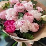 Bouquet de saison Pivoines, par Art Végétal, fleuriste à Corbas