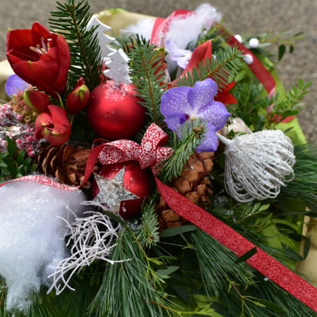 votre artisan fleuriste vous propose le bouquet : Bouquet de Noël Fleuri