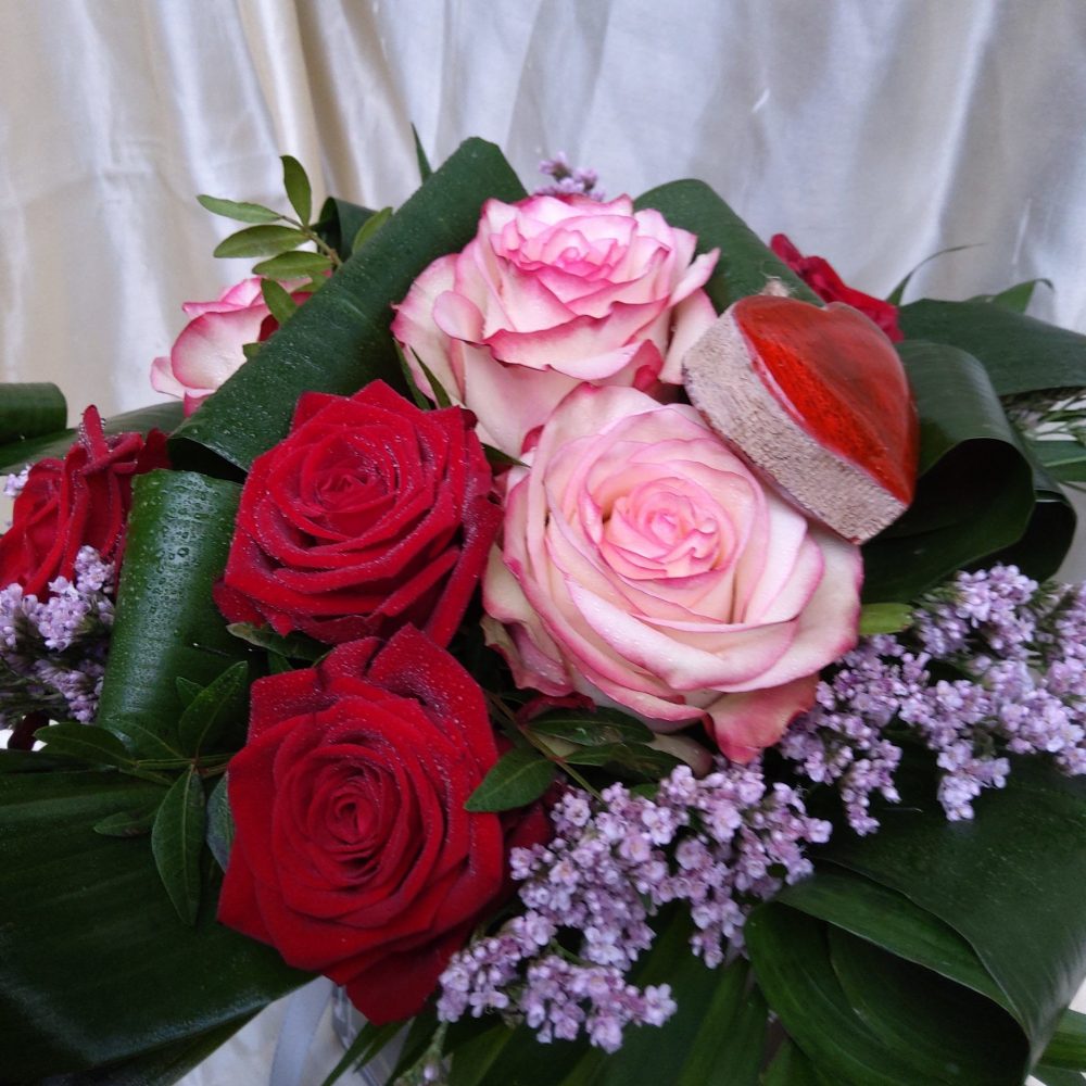 Bouquet rose de couleur différente st valentin