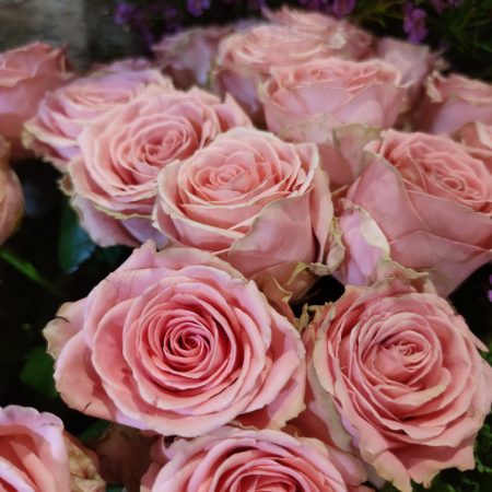 votre artisan fleuriste vous propose le bouquet : Roses de Acanthe Le Raincy