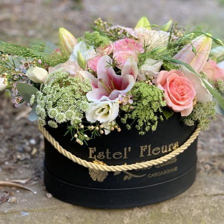 votre artisan fleuriste vous propose le bouquet : Boîte de fleurs