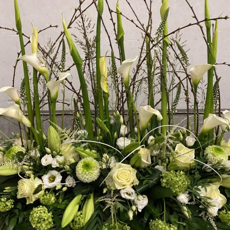 votre artisan fleuriste vous propose le bouquet : Composition funéraire
