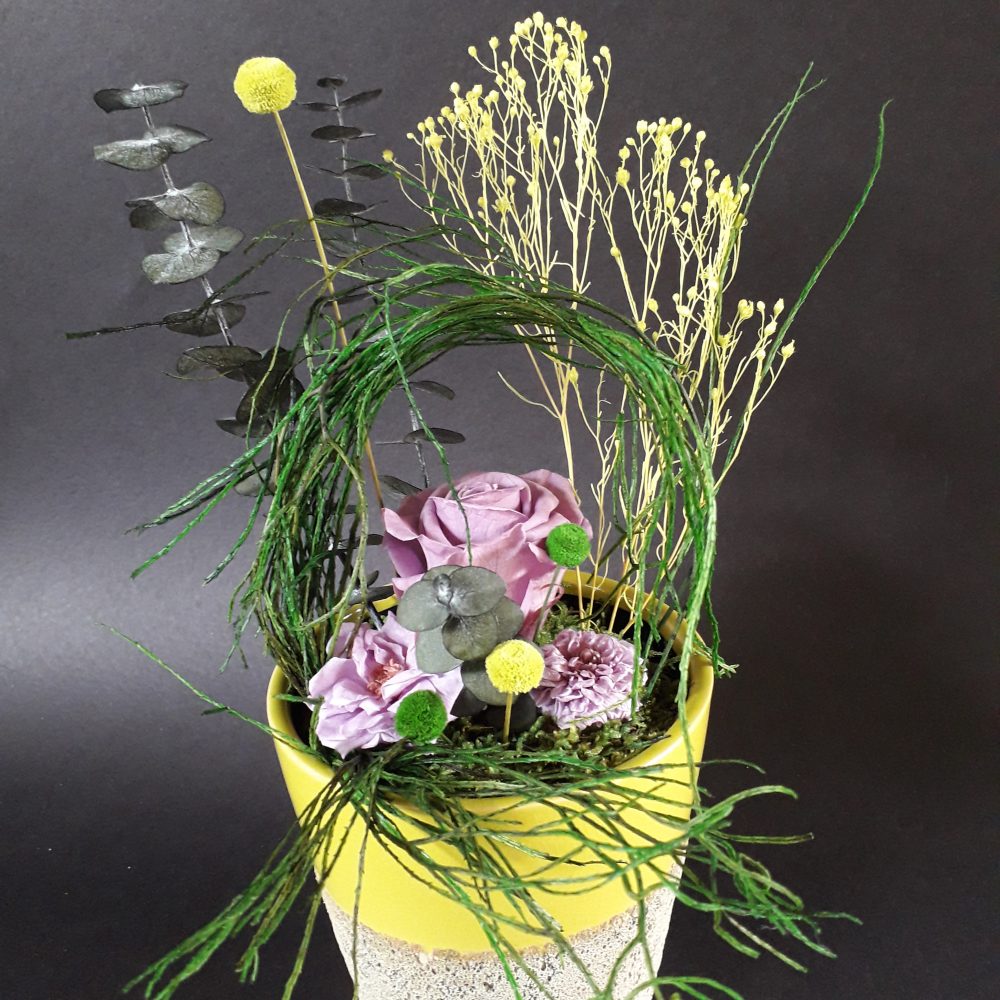composition florale / vase en ceramique rond gm / a poser, par Lili la main verte, fleuriste à Talence