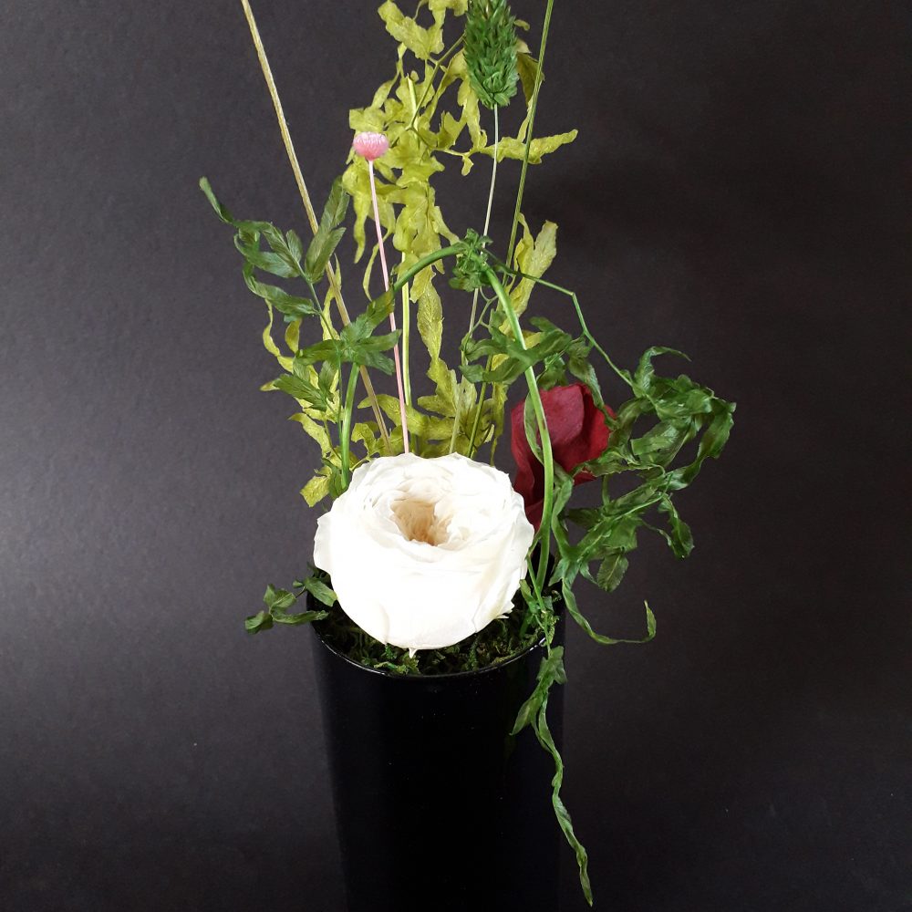 composition florale / vase en verre / a poser, par Lili la main verte, fleuriste à Talence