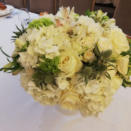 votre artisan fleuriste vous propose le bouquet : Centre de table pour événement