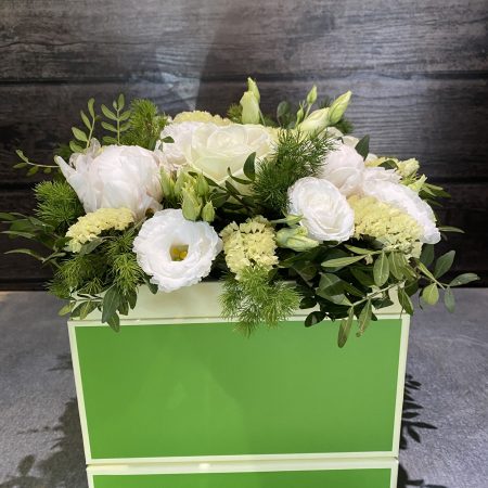 votre artisan fleuriste vous propose le bouquet : THE BOX by Oxygen