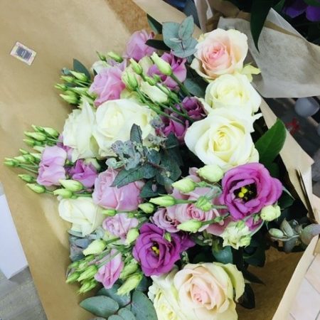 votre artisan fleuriste vous propose le bouquet : Bouquet lisianthus
