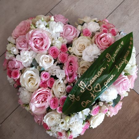 votre artisan fleuriste vous propose le bouquet : On t'aime !