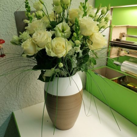votre artisan fleuriste vous propose le bouquet : Bouquet du fleuriste ton blanc