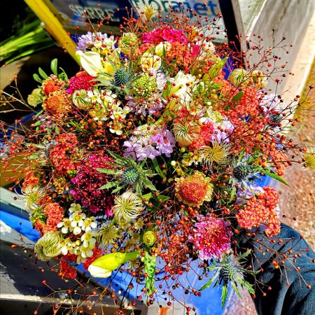 votre artisan fleuriste vous propose le bouquet : Bouquet De Fleurs Fraîches
