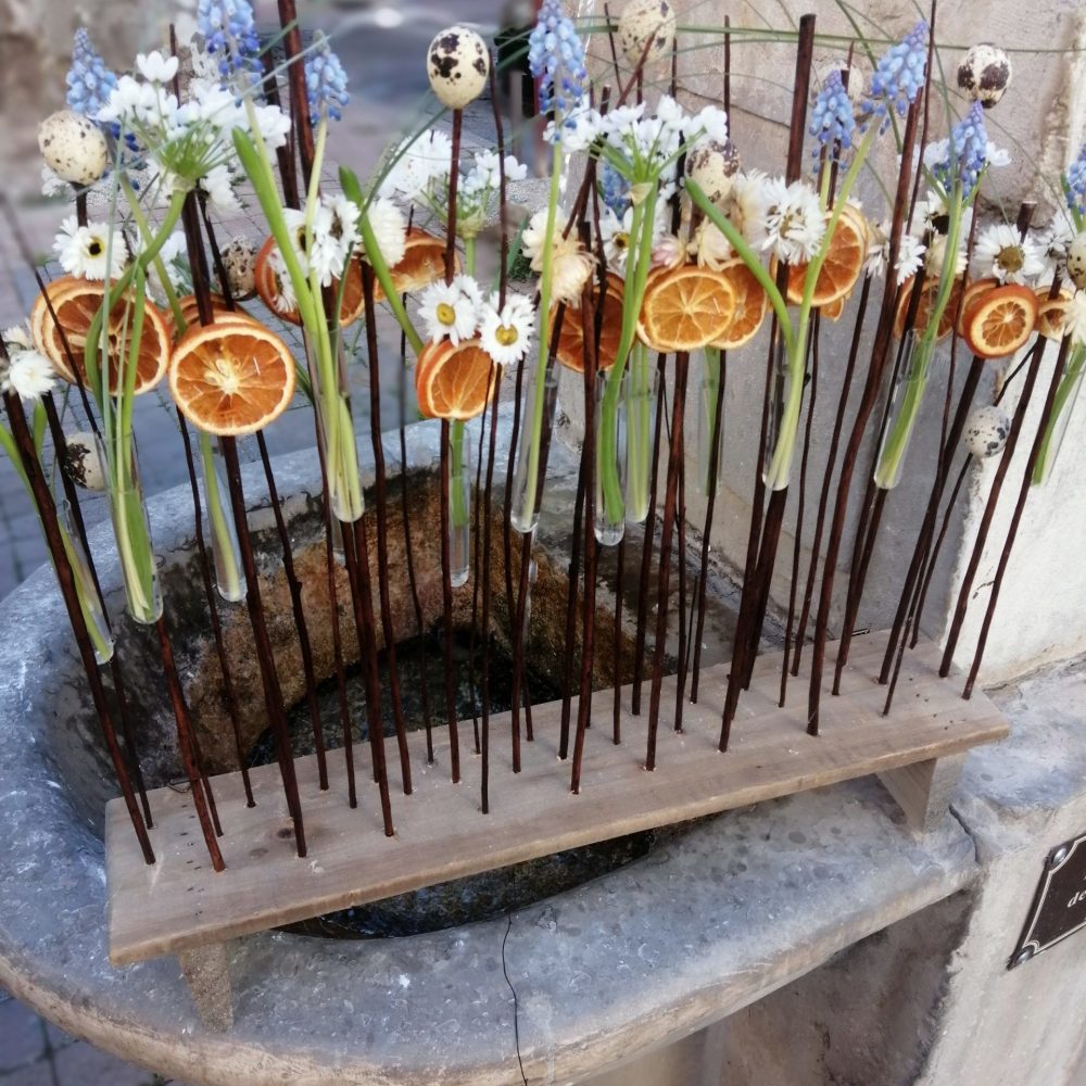Centre De Table Printanier, par Akane - Le murmure des fleurs, fleuriste à Tavernes
