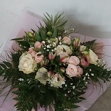 votre artisan fleuriste vous propose le bouquet : BULLE DE TENDRESSE