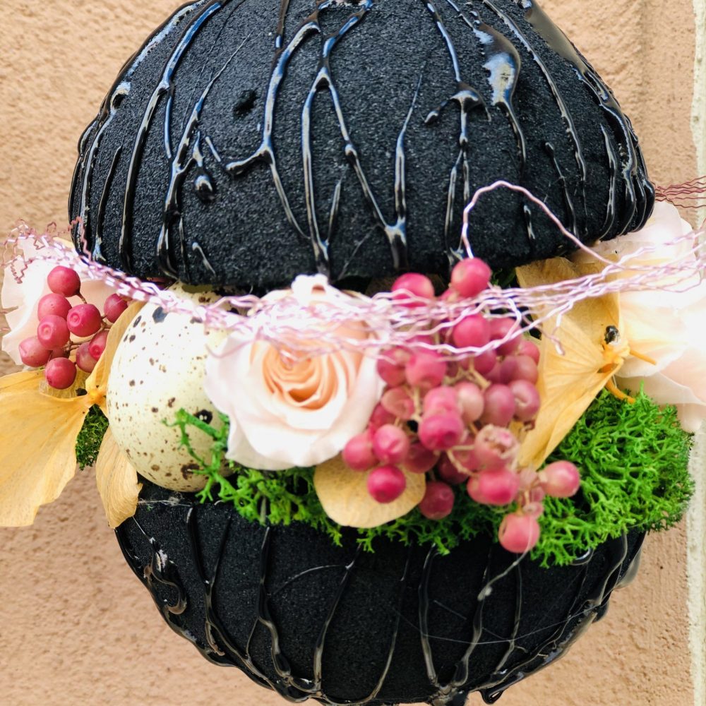 Oeuf de Fabergé, par Akane - Le murmure des fleurs, fleuriste à Barjols