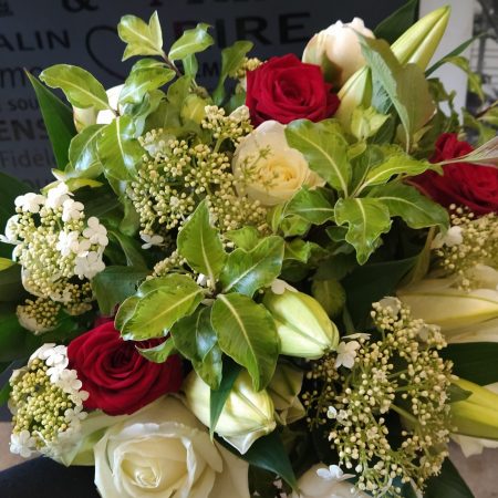 votre artisan fleuriste vous propose le bouquet : With Love