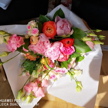 votre artisan fleuriste vous propose le bouquet : Bouquet Annakim-Rosita