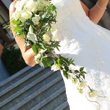 Bouquet De Mariée Cascade, par Akane - Le murmure des fleurs, fleuriste à Barjols