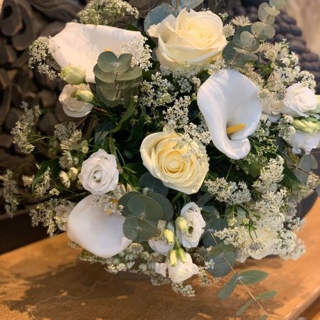 votre artisan fleuriste vous propose le bouquet : Bouquet De Fleurs Champêtre Blanc