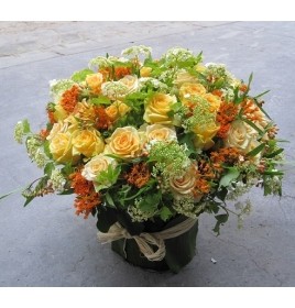 votre artisan fleuriste vous propose le bouquet : bouquet rond funeste candice