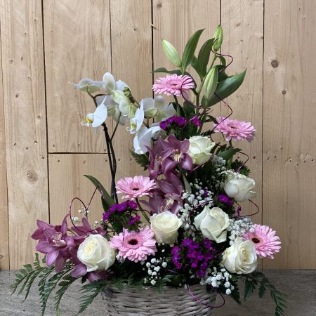 votre artisan fleuriste vous propose le bouquet : Composition Florale Fleurs + Orchidée