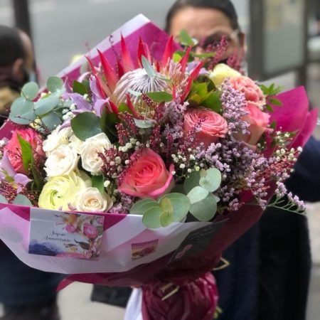 votre artisan fleuriste vous propose le bouquet : Bouquet Célébration
