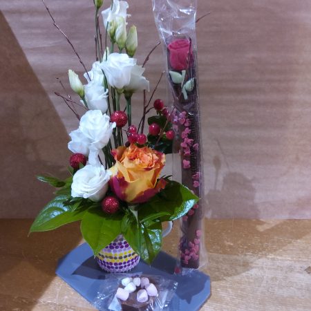 votre artisan fleuriste vous propose le bouquet : Cadeau Fleuri Et Gourmand