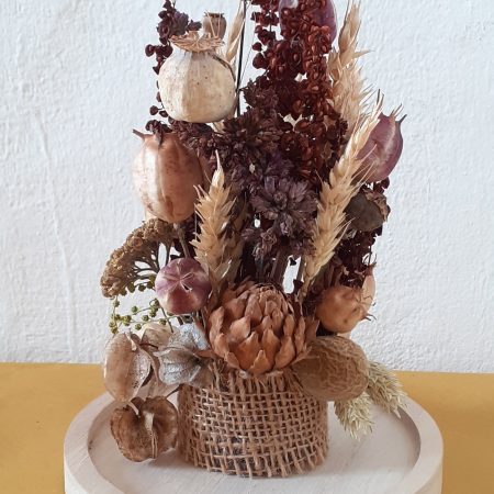 votre artisan fleuriste vous propose le bouquet : Composition Sous Globe " Eat Me "