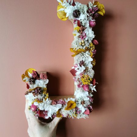 votre artisan fleuriste vous propose le bouquet : Lettre En Fleurs