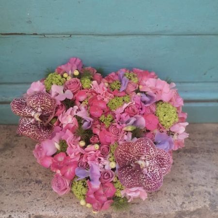 votre artisan fleuriste vous propose le bouquet : Composition florale pour dire je t'aime