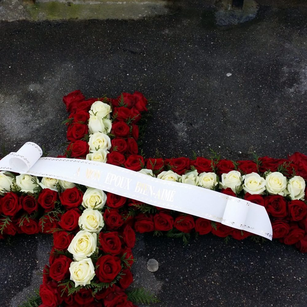 Croix arménienne, par L'Île aux Marguerites, fleuriste à Malakoff