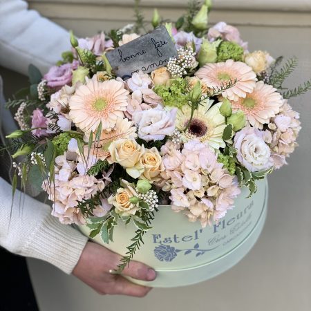 votre artisan fleuriste vous propose le bouquet : Boite verte Estel'fleurs Grand Modèle