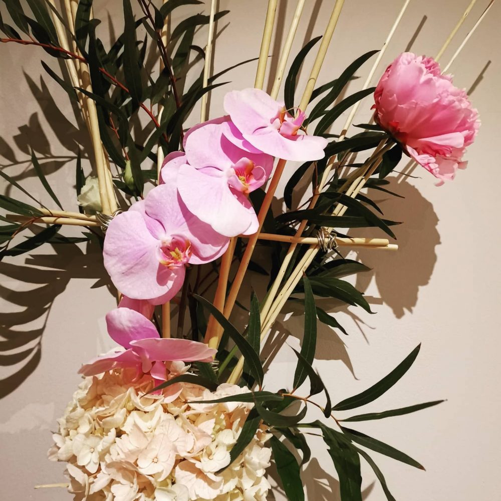 Bouquet linéaire, par Atelier Nina, fleuriste à Montigny-Mornay-Villeneuve-sur-Vingeanne