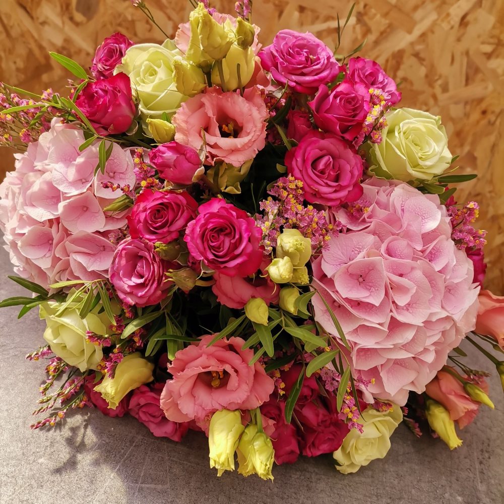 Bouquet Lisianthus Rose Et Hortensia, par Le trèfle à quatre fleurs, fleuriste à Carnin