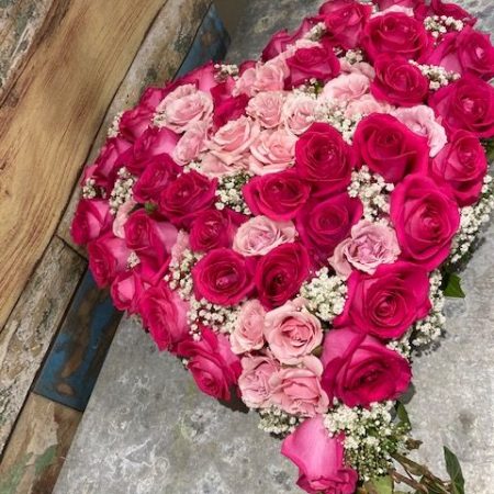 votre artisan fleuriste vous propose le bouquet : coeur funéraire