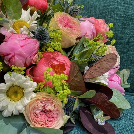 votre artisan fleuriste vous propose le bouquet : Bouquet Surprise de Blóm Flower Shop