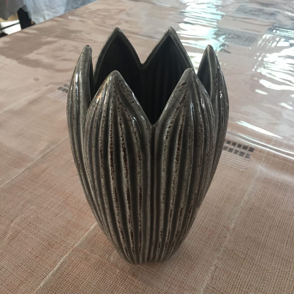 Vase céramique feuillage, par Hanakawa, fleuriste à Meudon