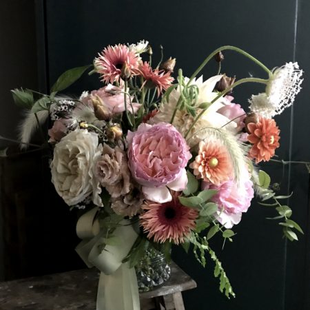 votre artisan fleuriste vous propose le bouquet : Bouquet rond déstructuré