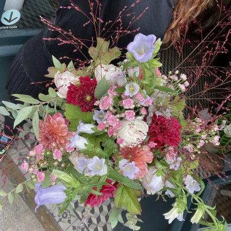 votre artisan fleuriste vous propose le bouquet : Bouquet dahlias