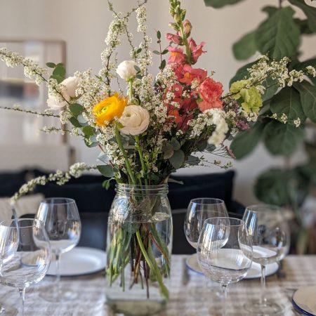 votre artisan fleuriste vous propose le bouquet : A table!