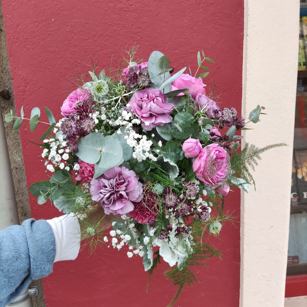 bouquet 4 saisons roses & oeillets, par Akane, fleuriste à Rennes