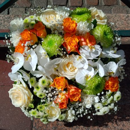 votre artisan fleuriste vous propose le bouquet : coussin carré