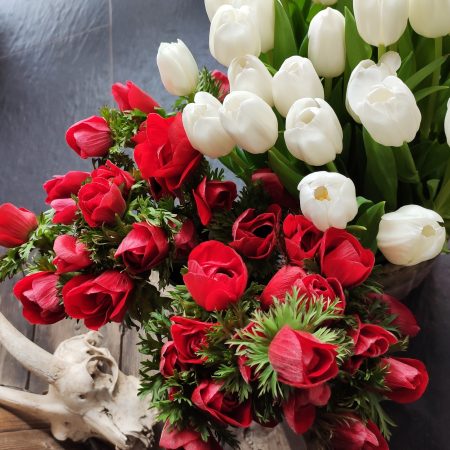 votre artisan fleuriste vous propose le bouquet : Brassée de Tulipes (saison de décembre à mars)