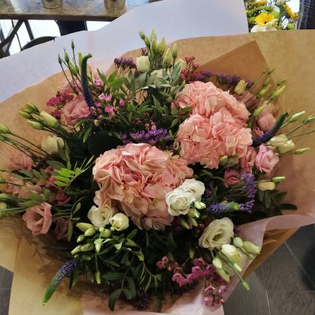 votre artisan fleuriste vous propose le bouquet : Bouquet "Douces Nuances"