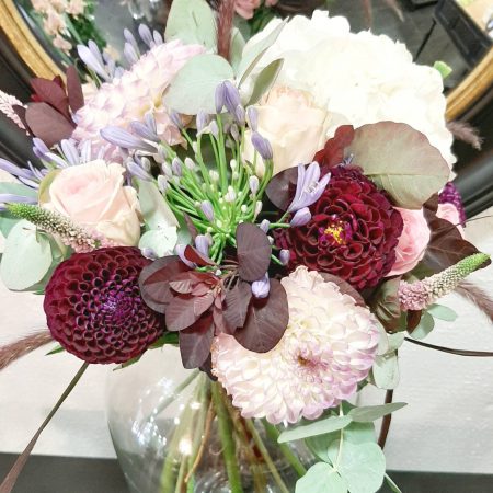 votre artisan fleuriste vous propose le bouquet : Bouquet de Saison de Côté Pourpre
