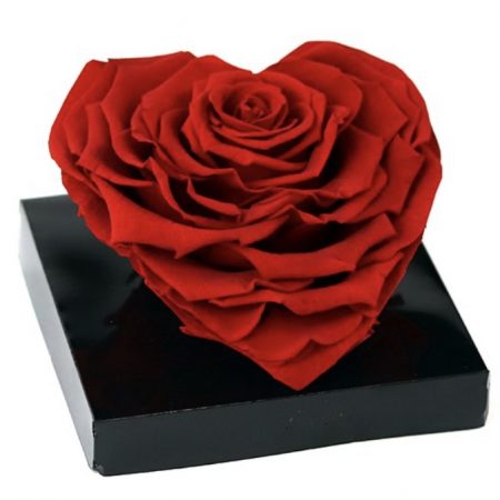 votre artisan fleuriste vous propose le bouquet : Rose éternelle forme ♥️ Avec son ballon à gaz