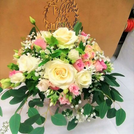 votre artisan fleuriste vous propose le bouquet : BOUQUETS & COMPOSITIONS DE CEREMONIE DE MARIAGE