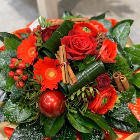 votre artisan fleuriste vous propose le bouquet : Bouquet rond des fêtes