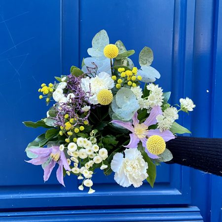 votre artisan fleuriste vous propose le bouquet : Bouquet " Clin d'oeil "