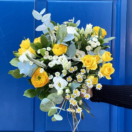 votre artisan fleuriste vous propose le bouquet : Bouquet " Joyeux "