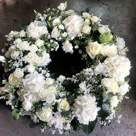 votre artisan fleuriste vous propose le bouquet : Couronne de deuil