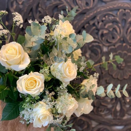 votre artisan fleuriste vous propose le bouquet : Bouquet De Roses Blanches à l'unité